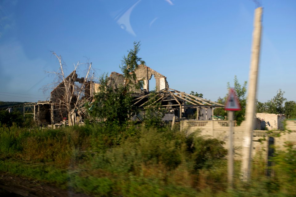 U.S. Ambassador to Ukraine Geoffrey Pyatt and U.S. Ambassador to the OSCE Daniel Baer Travel to Donetsk Oblast, July 30, 2015 (20163901902)