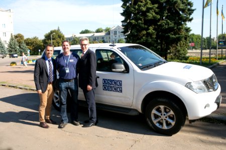 U.S. Ambassador to Ukraine Geoffrey Pyatt and U.S. Ambassador to the OSCE Daniel Baer Travel to Donetsk Oblast, July 30, 2015 (20171987025)