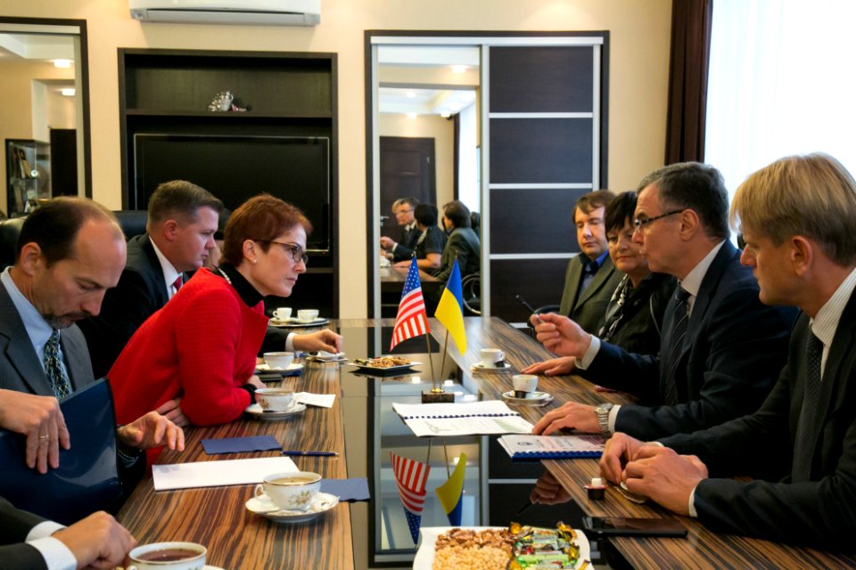 U.S. Ambassador Marie L. Yovanovitch travels to Kharkiv, Tour of Turboatom Generator Production Facility, September 22, 2016 (29523982104)