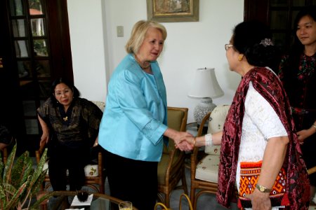 U.S. Ambassador Melanne Verveer visits USAID sponsored microfinance project (5784404917)