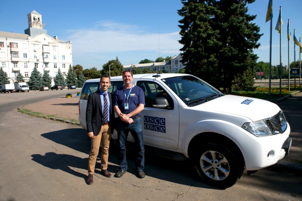 U.S. Ambassador to Ukraine Geoffrey Pyatt and U.S. Ambassador to the OSCE Daniel Baer Travel to Donetsk Oblast, July 30, 2015 (20163869642)