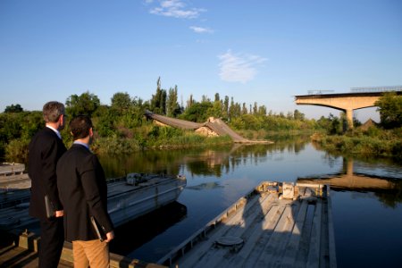 U.S. Ambassador to Ukraine Geoffrey Pyatt and U.S. Ambassador to the OSCE Daniel Baer Travel to Donetsk Oblast, July 30, 2015 (20172022425)