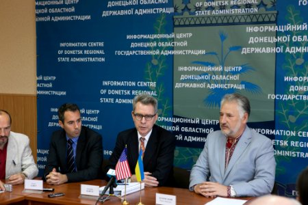 U.S. Ambassador to Ukraine Geoffrey Pyatt and U.S. Ambassador to the OSCE Daniel Baer Travel to Donetsk Oblast, July 30, 2015 (20145693736)