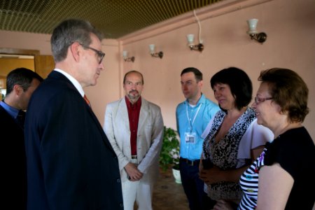 U.S. Ambassador to Ukraine Geoffrey Pyatt and U.S. Ambassador to the OSCE Daniel Baer Travel to Donetsk Oblast, July 30, 2015 (20163830812)