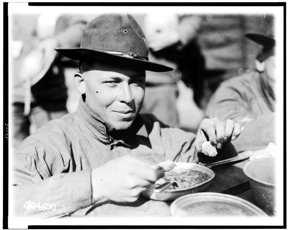 U.S. Army soldier eating LCCN94513347