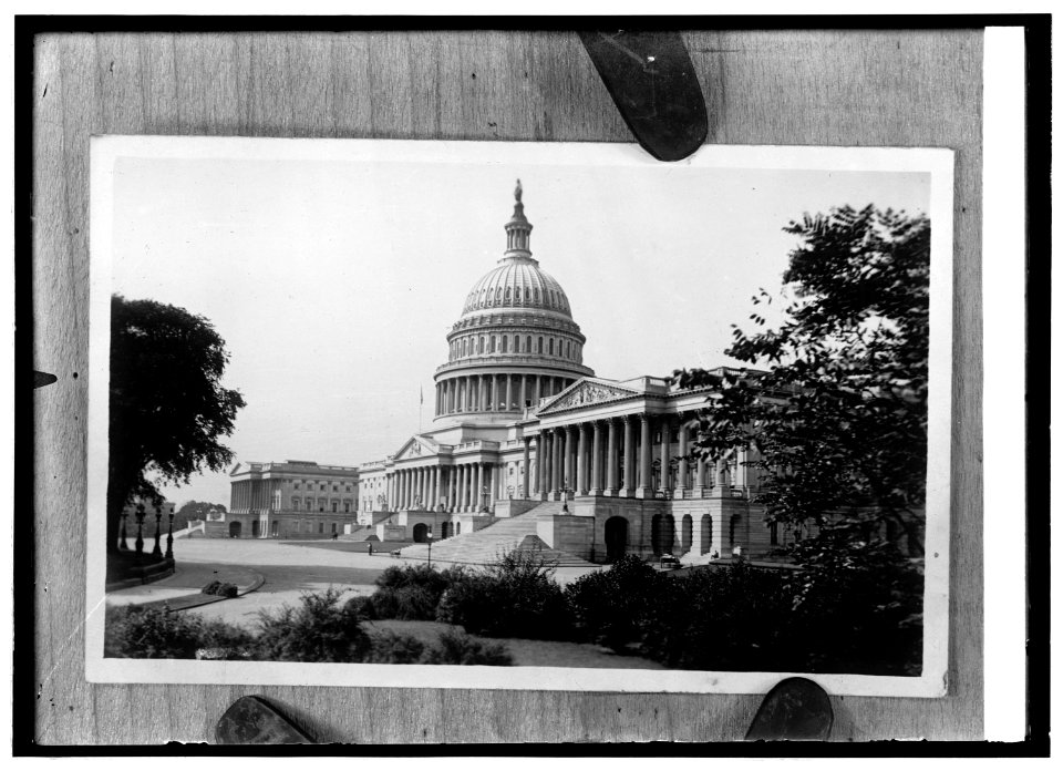 U.S. Capitol LCCN2016821019