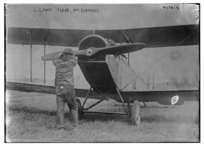 U.S. Army plane, Mt. Clemens LCCN2014705707