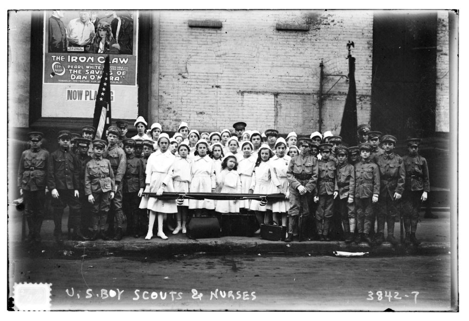 U.S. Boy Scouts & Nurses LCCN2014701578
