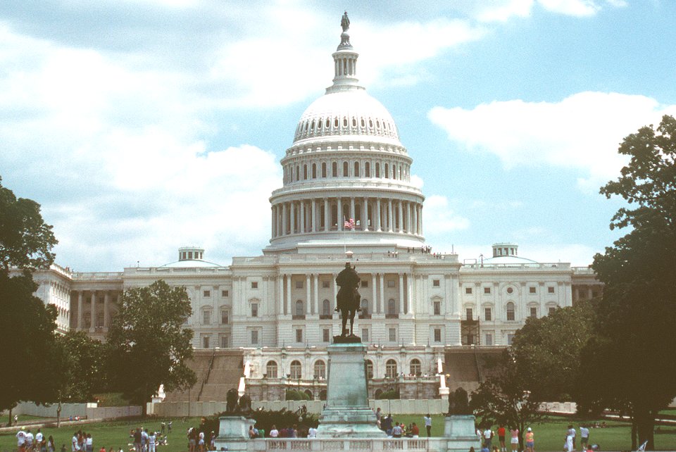 U.S. Capitol 1991 (cropped)