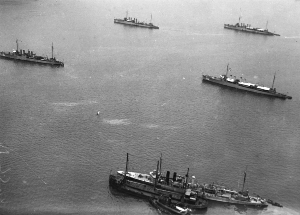 U.S. Atlantic Fleet destroyers in a harbour on 23 April 1919