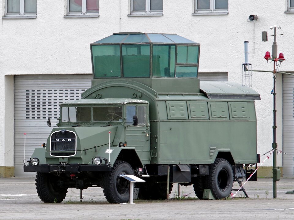 Mobile airport transport system