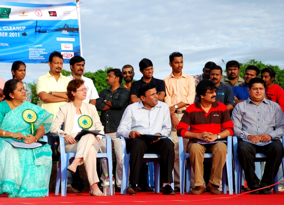U.S. Consul General Jennifer McIntyre joined actor Vivek, Ministers K. P. Munusamy and T. K. M. Chinnayya, Mylapore MLA R. Rajalakshmi, and Rear Admiral (retired) K.R. Srinivasan at International Coastal Clean Up 2011 02 