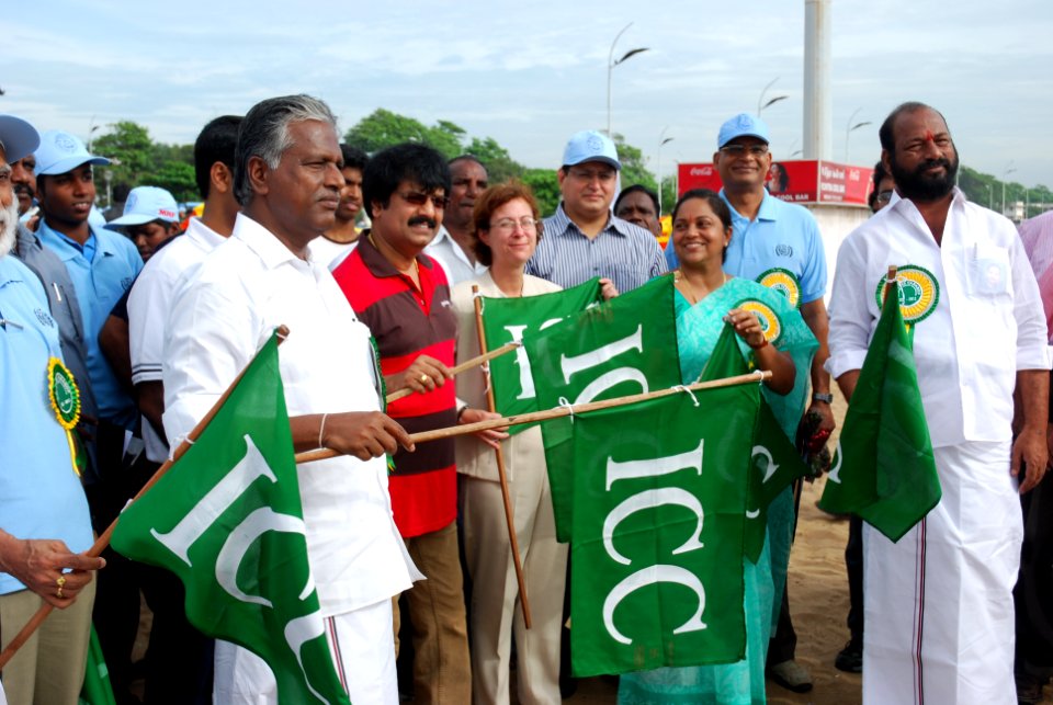 U.S. Consul General Jennifer McIntyre joined actor Vivek, Ministers K. P. Munusamy and T. K. M. Chinnayya, Mylapore MLA R. Rajalakshmi, and Rear Admiral (retired) K.R. Srinivasan at International Coastal Clean Up 2011 