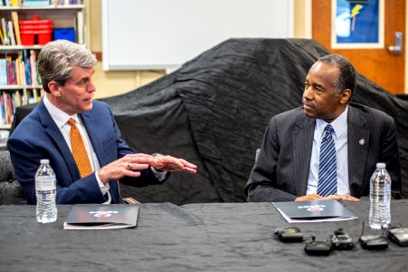 U.S. Department of Housing and Urban Development (41349773842)