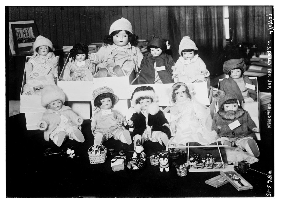 U.S. dolls for Jap(anese) children LCCN2014706858