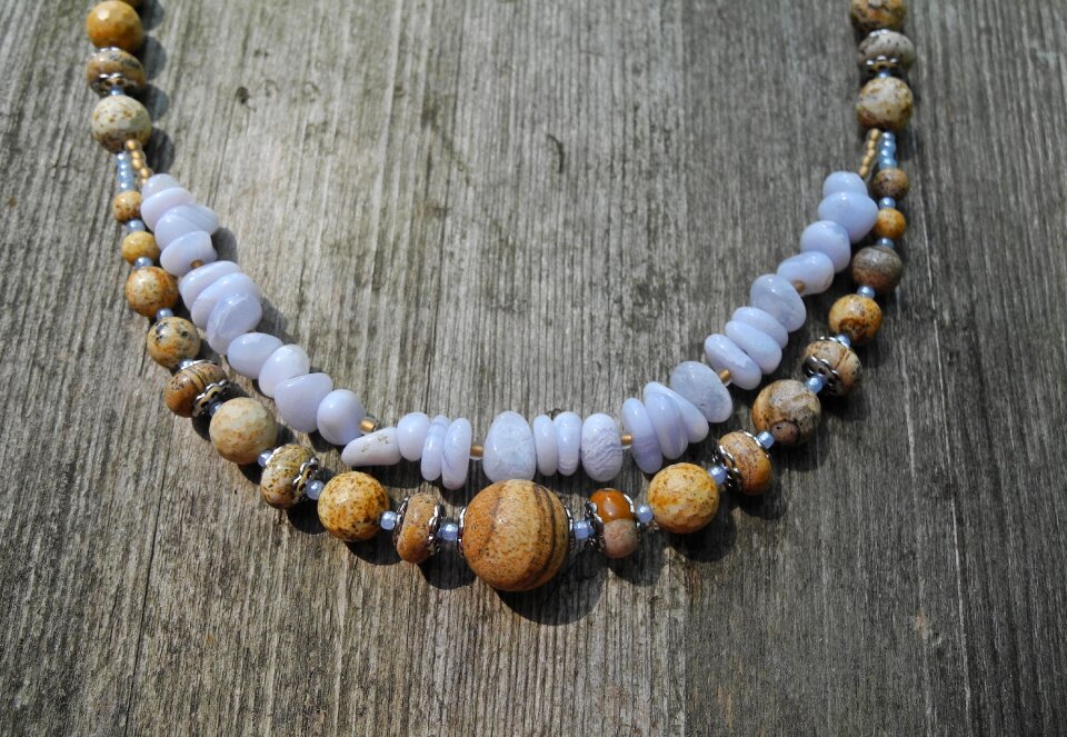 Kalcedon jasper beading