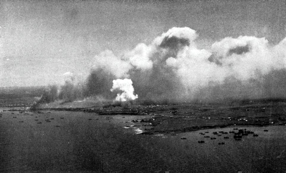 U.S. forces land on Emirau, 20 March 1944