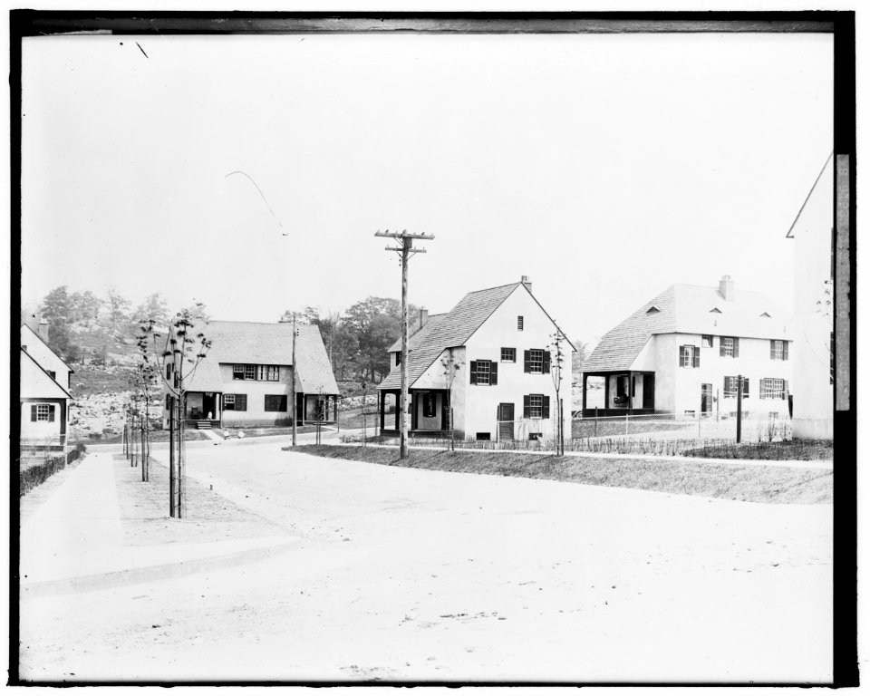 U.S. HOUSING CORPORATION. (HOUSES) LCCN2016861802