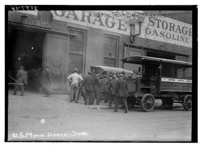 U.S. Mail truck drivers strike LCCN2014694569