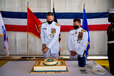 U.S. INDO-PACIFIC COMMAND CHANGE OF COMMAND CEREMONY 210430-N-XC372-1529