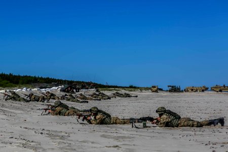 U.S. Marines, Romanian Marines join forces to conduct amphibious landing during BALTOPS (28818766788)
