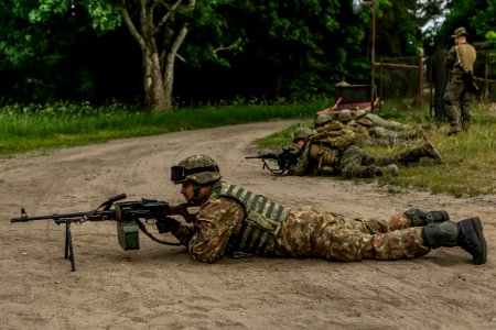 U.S. Marines, Romanian Marines rehearse combat assault drills during BALTOPS (27823575527)