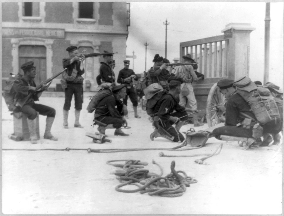 U.S. Naval occupation of Vera Cruz, Mexico- Blue Jackets firing at snipers LCCN2017645074