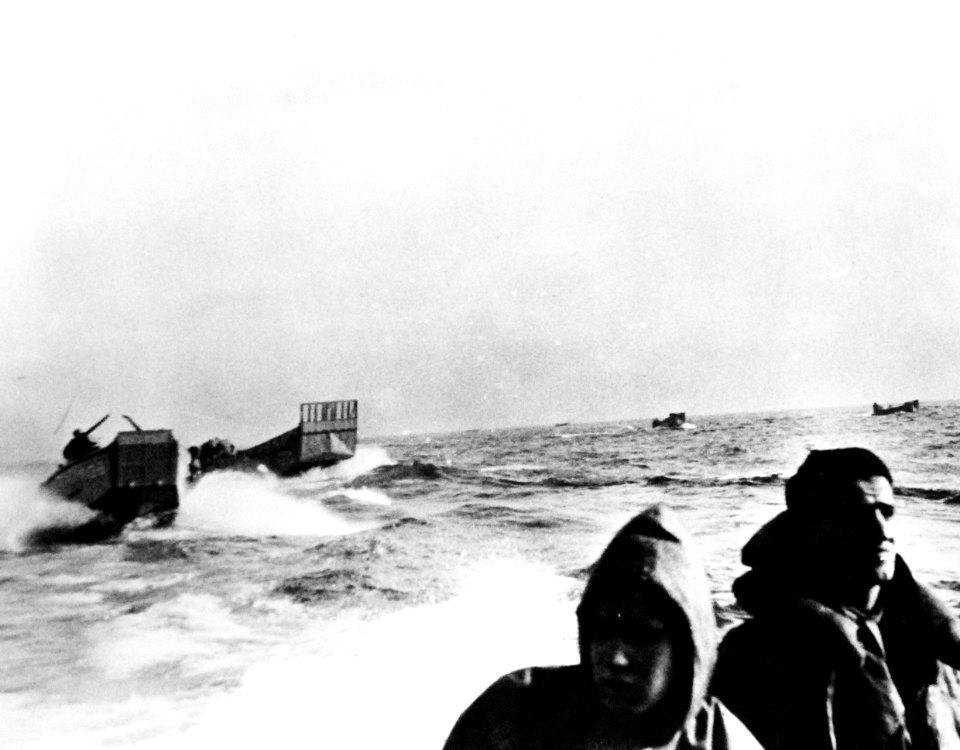 U.S. landing barges speed shoreward during landing operations, Fadala, French Morocco (27294151155)
