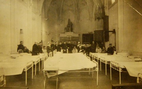 U.S. Navy Base Hospital No.5, Brest, France, interview with beds (19364745145)