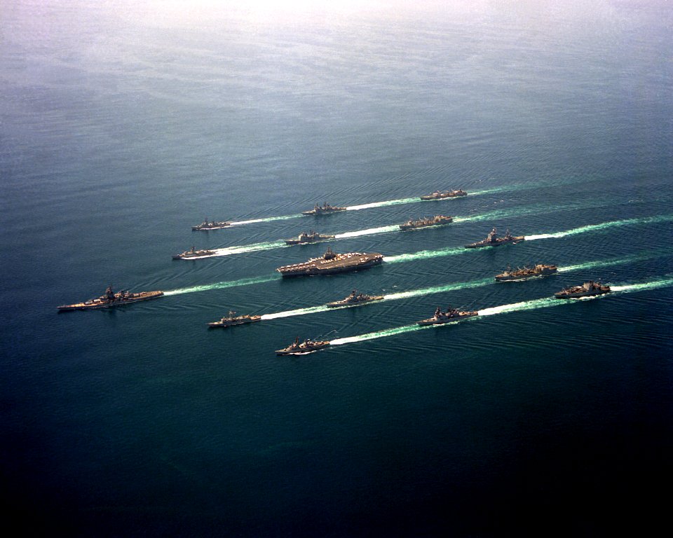 U.S. Navy Battle Group Echo underway in formation in the northern Arabian Sea on 1 November 1987 (6429483)