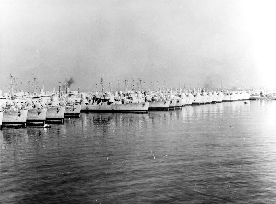 U.S. Navy reserve fleet ships at San Diego, circa in 1960 (NH 72676)