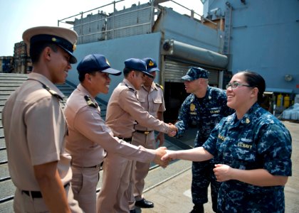 U.S. Sailors exchange gifts with Thai sailors. (8498338410)