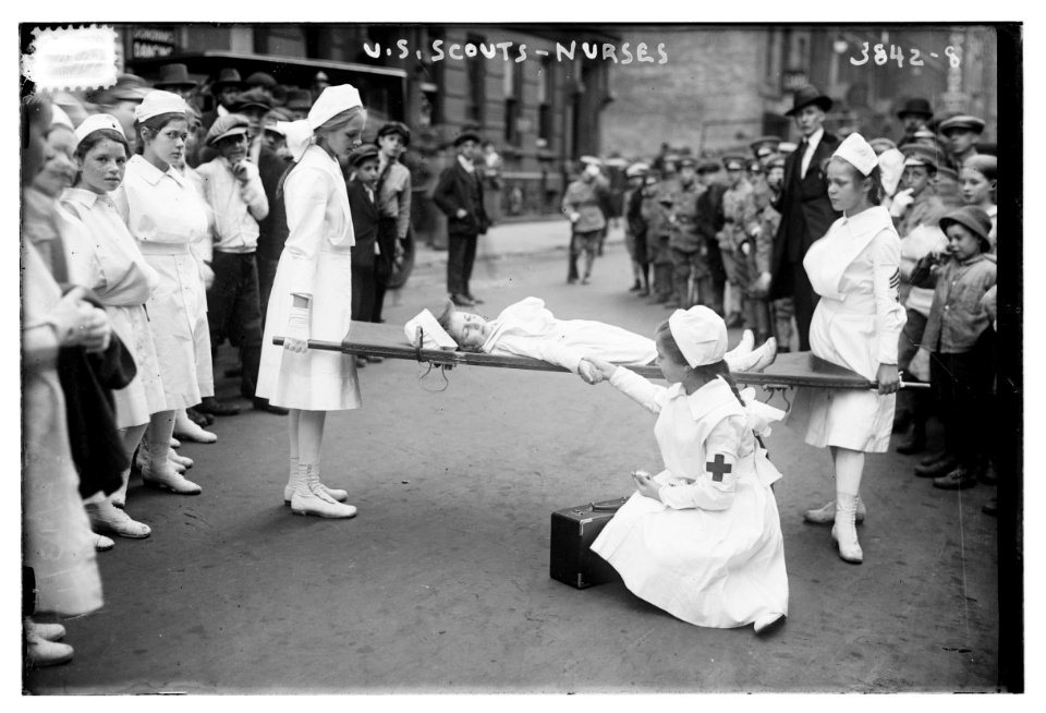 U.S. Scouts - Nurses LCCN2014701579