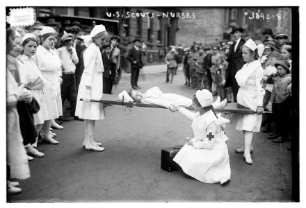 U.S. Scouts - Nurses LCCN2014701579
