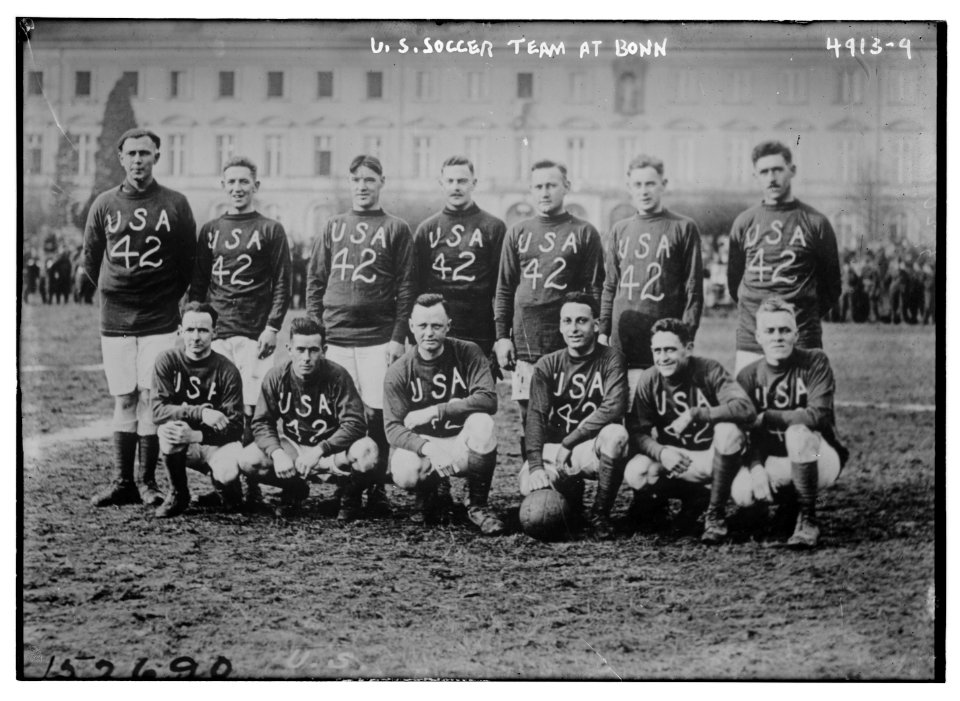 U.S. soccer team at Bonn LCCN2014708964