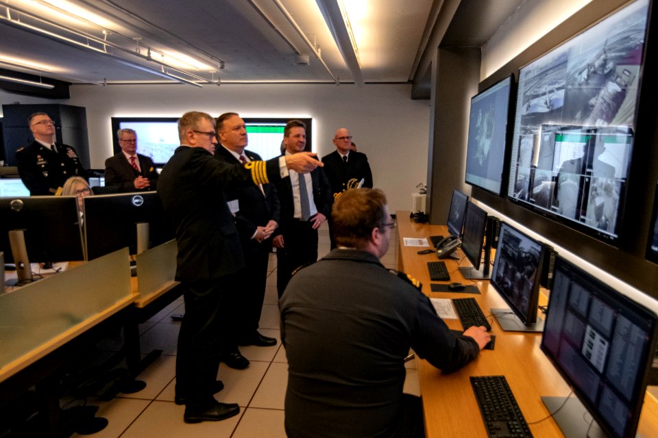 U.S. Secretary of State Pompeo tours the Command Center at Keflavik Airbase (47107142571)