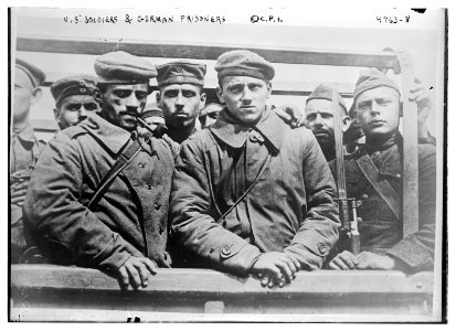 U.S. soldiers & German prisoners LCCN2014708039 photo