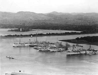 U.S. Navy submarine tenders and submarines at Christobal, Panama Canal Zone, circa in 1923 (NH 42573)