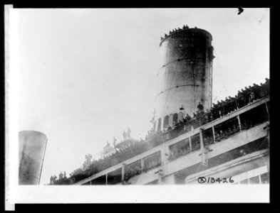 U.S. soldiers on a transport LCCN2016826230
