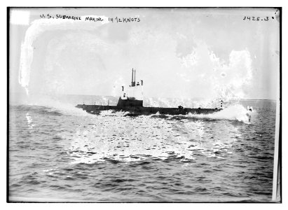 U.S. sub making 14 1-2 knots LCCN2014698671