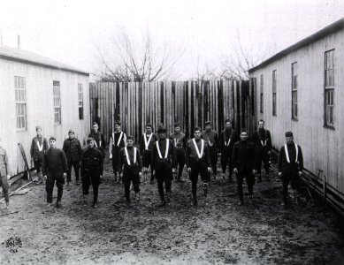 U.S. soldiers with peg legs