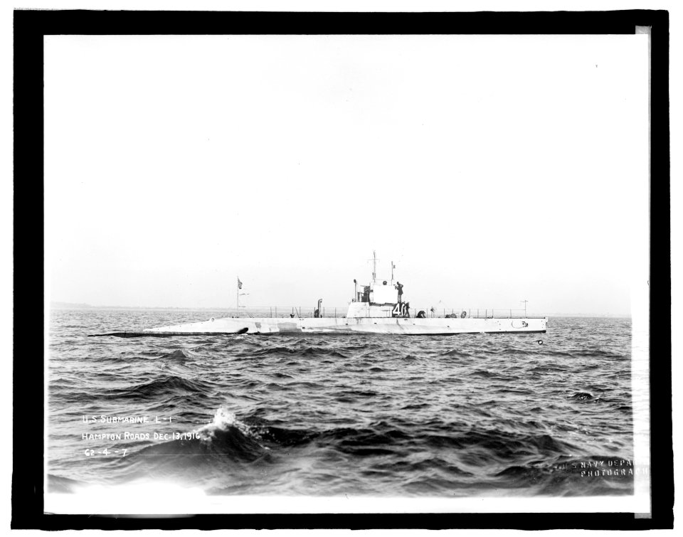 U.S.S. L1, Hampton Roads, (Virginia), Dec 13, 1916 LCCN2016852827