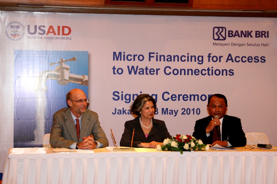 U.S. – BRI Micro Credit Agreement to Help Bring Clean Water to More Indonesians (4702448452)