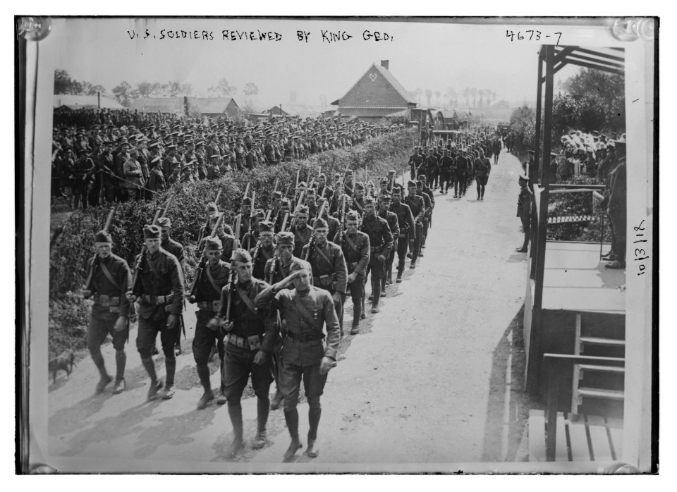 U.S. soldiers reviewed by King Geo. LCCN2014707534