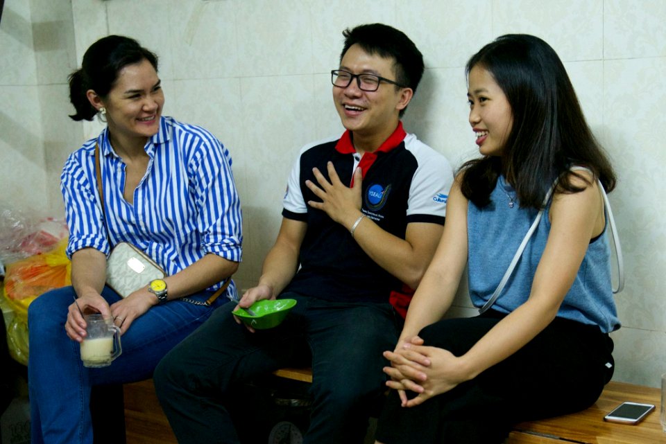 U.S. State Department Assistant Secretary of State Michelle Giuda meets with Young Southeast Asian Leaders Initiative (YSEALI) leaders in Vietnam 4