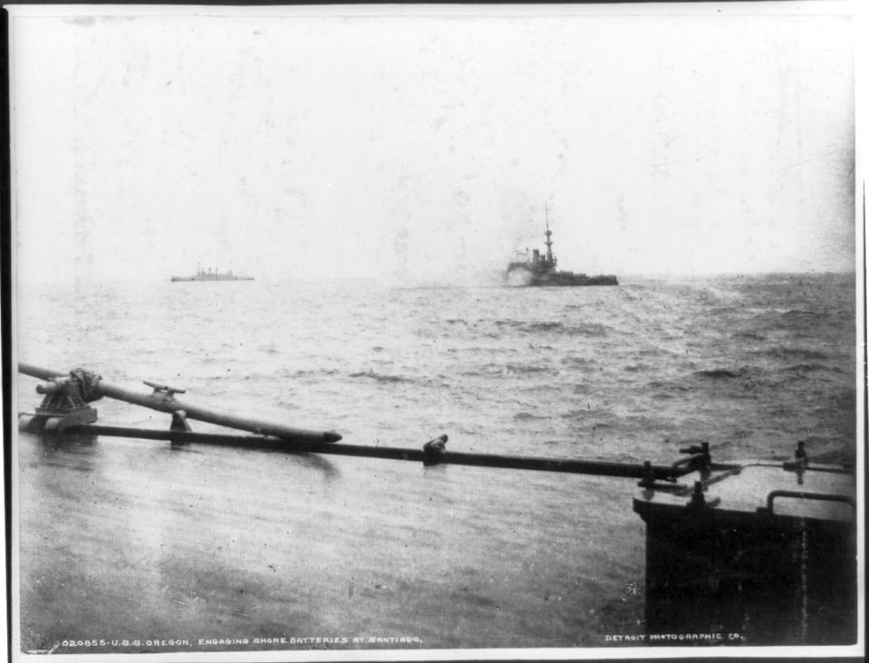 U.S.S. OREGON engaging shore batteries at Santiago (de Cuba) LCCN2003680187