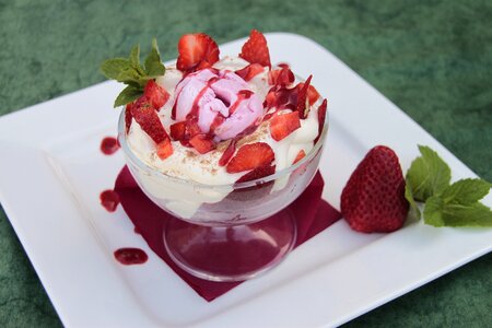 Dessert fragaria food