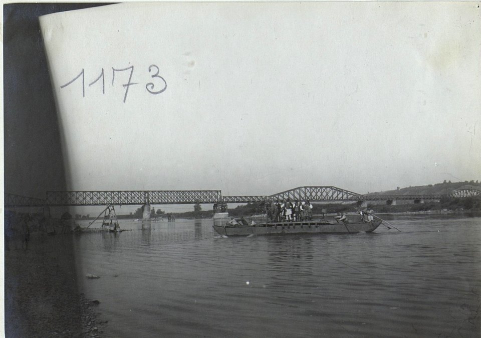 Ueberfuhr bei Nizniow (Dniester) II. (BildID 15730025)