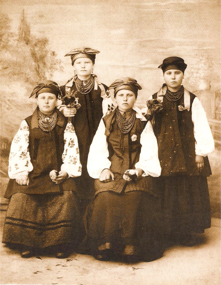 Ukrainian girls 1902