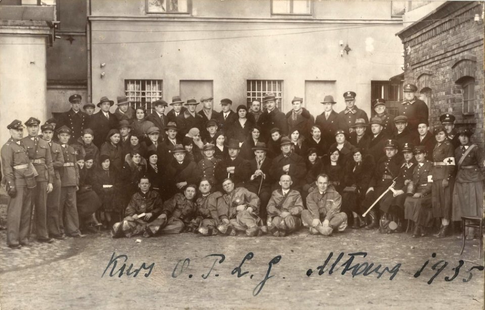 Ul. 3-go maja 5 Mława, straż people1